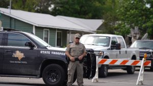 Estados Unidos con banderas a media asta tras tiroteo en Uvalde, Texas