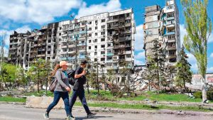 Ucrania denuncia que Rusia volvió a atacar acería de Mariúpol tras evacuación de centenar de civiles