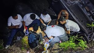 Auto cae 30 metros en barranco en Metapán, hay cuatro lesionados
