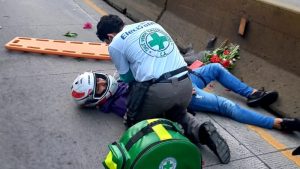 Joven salió a comprar regalo a su mamá y se accidentó en carretera Los Chorros