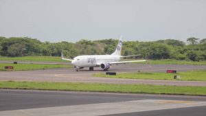 AraJet quiere lanzar vuelo directo de bajo costo entre República Dominicana y El Salvador
