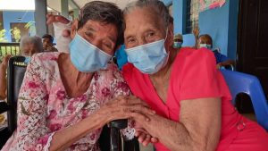 Fueron las madres de su sobrinos, ahora viven en un asilo donde reciben el amor de todo el personal
