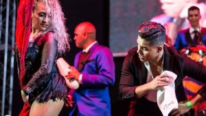 Daysi Hernández y su hijo, Melvin Varela, dos bailarines profesionales referentes de la salsa en El Salvador