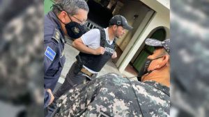 Presunto cabecilla MS se escondía en "lujosa residencial" de Antiguo Cuscatlán, asegura ministro de Seguridad