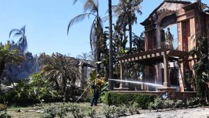 VIDEO: Enormes incendios en California destruyen mansiones millonarias