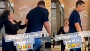 VIRAL: La histérica reacción de una mujer al descubrir a su novio con la amante en un restaurante
