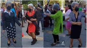 VIDEOS: Al ritmo de ¡mambo!, elegante señora de cabello plateado es la nueva reina del baile en el parque Libertad