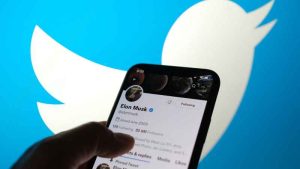 ¿Humano o software? El dilema de los “bots” por los que Elon Musk no los quiere en Twitter