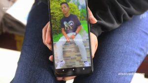 "No esperábamos que él saldría muerto del penal": Familia despide a reo que murió en penal de Izalco