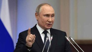 Rusia dice que podría confiscar bienes de países "hostiles"