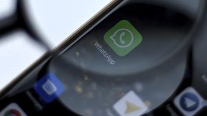 Llegan a WhatsApp las reacciones a mensajes con emojis