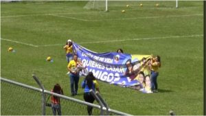 VÍDEO. Aficionado pide matrimonio en la final de la Tercera División de El Salvador