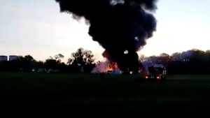 VIDEO. El impactante momento en el que un avión ruso se estrelló en la ciudad de Ryazan. Hay  cinco muertos