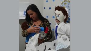 VIDEO VIRAL. Mujer se casó con un muñeco de trapo y su boda le ha dado la vuelta al mundo