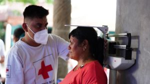Clínica móvil de Cruz Roja lleva salud hasta las comunidades