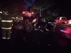 Hombre muere y su madre queda grave tras choque contra un árbol en Olocuilta