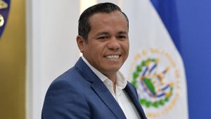 Gobierno solo cuenta con $560 millones para comprar deuda de $1,600 millones