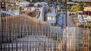 Mueren al menos 23 migrantes en estampida al intentar entrar en España desde Marruecos