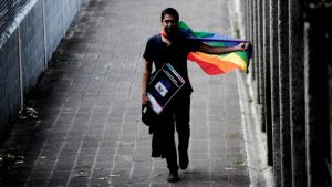Embajada de Estados Unidos apoya labor de Casa Rosada, un espacio seguro para la comunidad LGBTIQ+ en El Salvador