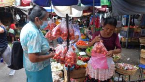 Inflación en El Salvador ya lleva cinco meses arriba del 7%