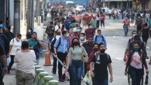 Solo 4 de cada 10 ciudadanos son optimistas con el futuro de El Salvador, según informe de UFG