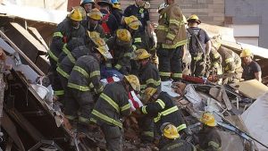EEUU: Bombero muere al colapsar edificio en Filadelfia