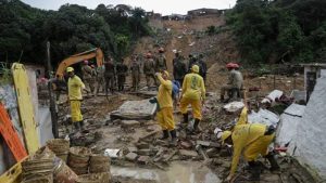 Fuertes lluvias y deslaves cobraron la vida de 120 personas en Brasil