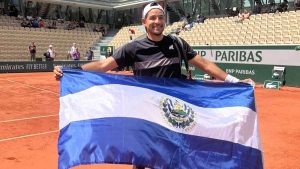 "Orgullo salvadoreño". Conoce a Marcelo Arévalo, el tenista que se roba las miradas tras ganar el torneo en París