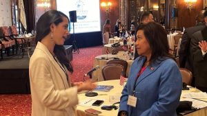 Claudia Ortiz: Los salvadoreños merecen garantías de que sus impuestos no financian corrupción