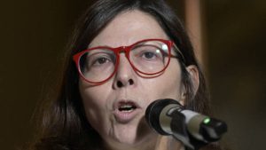 ¿Quién es la nueva ministra de Economía de Argentina que desafía la crisis financiera de ese país?