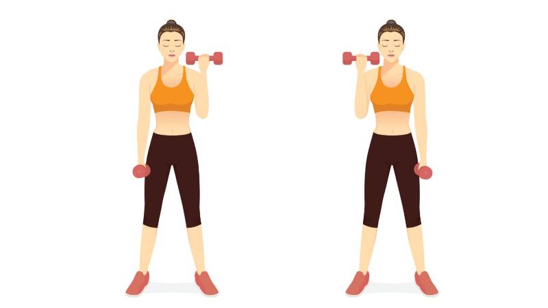 Las flexiones de bíceps tampoco deben faltar, según la sugerencia del entrenador personal. Imagen / Shutterstock