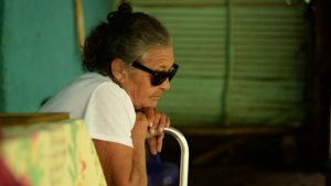 “El pandillero se metió porque venía huyendo y los policías nos empezaron a acusar de ser cómplices”, relata familia de detenidos