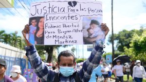 VIDEO: Hombre ofrece su libertad por la de su hijo sordo detenido en el régimen de excepción