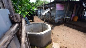 Comunidad Buen Amanecer, vecina del megapenal de Tecoluca, reclama agua y luz