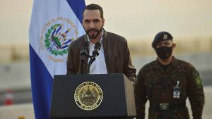 TSE debe descalificar al presidente, si busca inscribirse como candidato, según experto