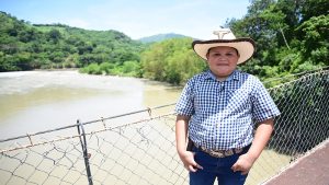 “Sueño que sea uno de los mayores exponentes de la música en El Salvador”: padre de niño cantante