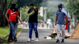 Alto costo de alimentos y gasolina mantienen vivas las protestas en Panamá