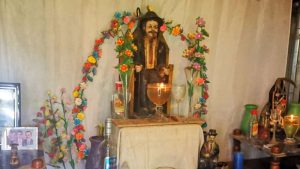 Capturan a "el Brujo", hombre que tenía un altar de San Simón