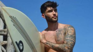 Jeremy Grimaudo, el tiktoker francés en playas salvadoreñas
