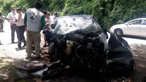 Dos adultos y dos niños heridos en accidente en carretera a Comalapa