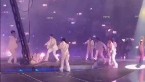 Fatal accidente: Una pantalla cayó sobre tres músicos en un concierto en Hong Kong