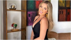 FOTO: "Verdadera diosa", Larissa Graniello roba suspiros al posar con un bikini rojo
