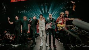 Maná se burla de la sequía en Monterrey