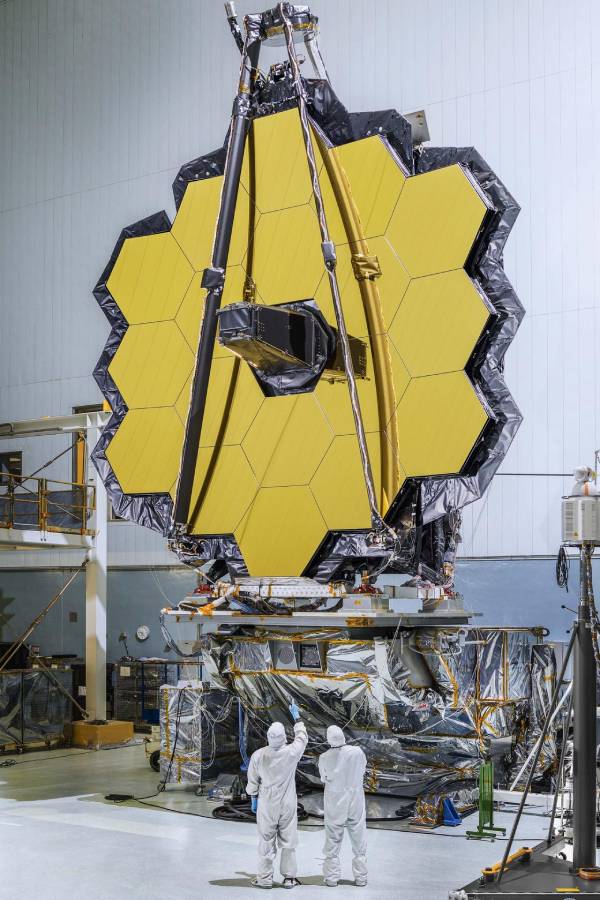 El espejo principal del telescopio James Webb mide de 6,5 metros de diámetro y consta de 18 pétalos. Foto: NASA