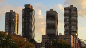 Bebé murió después de caer del piso 29 de un edificio en Nueva York