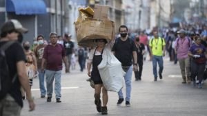 La economía salvadoreña crecerá menos en 2023, proyecta el FMI