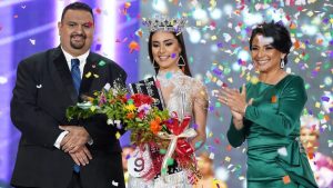 Amanda Portillo, estudiante de turismo, coronada nueva reina de fiestas de Santa Ana