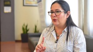 “Sería una elección fraudulenta reelegir a Nayib Bukele”, afirma Ruth López