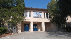 Escuelas en California comenzarán clases más tarde para que los alumnos duerman más