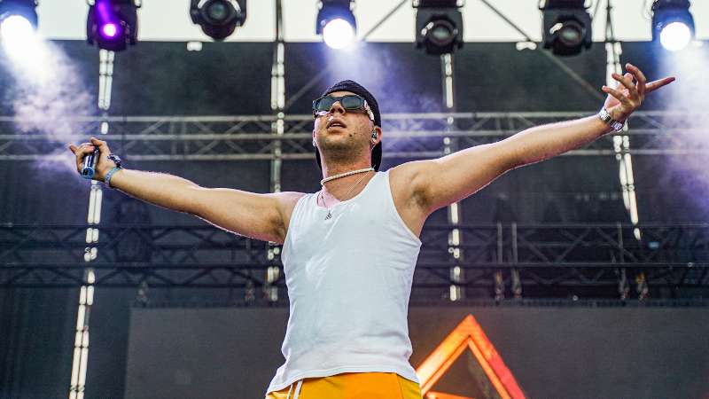 Imagen del cantante Quevedo el pasado 3 de agosto de 2022 en el Festival Arenal Sound en Burriana. Foto EFE/Gorka Urraburu